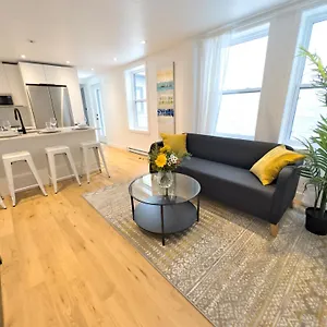 Gorgeous Renovated 3 Bedr Downtown 2mins To Metro! Montreal
